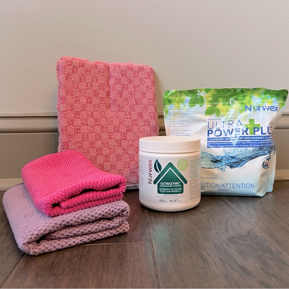 Norwex Bundle of new unused items.